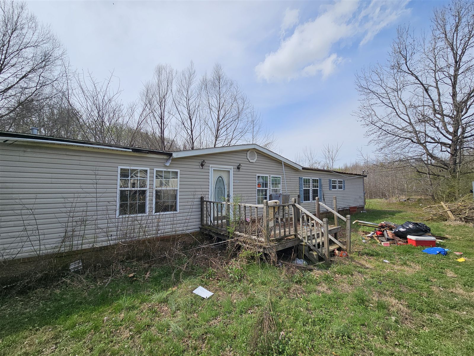Exterior view of 1347 Denmark Jackson Road